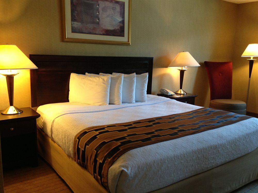Howard Johnson By Wyndham Portsmouth Eksteriør bilde