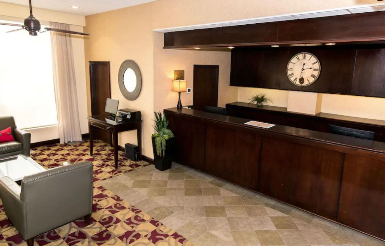 Howard Johnson By Wyndham Portsmouth Eksteriør bilde